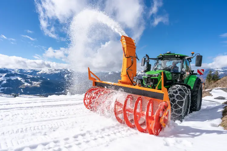 Deutz-Fahr Motive für Winter-Kalender 2024
